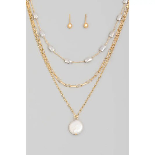 Gold Pearl Pendant Necklace