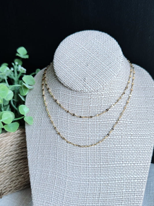 Gold Single Lip Chain Necklace
