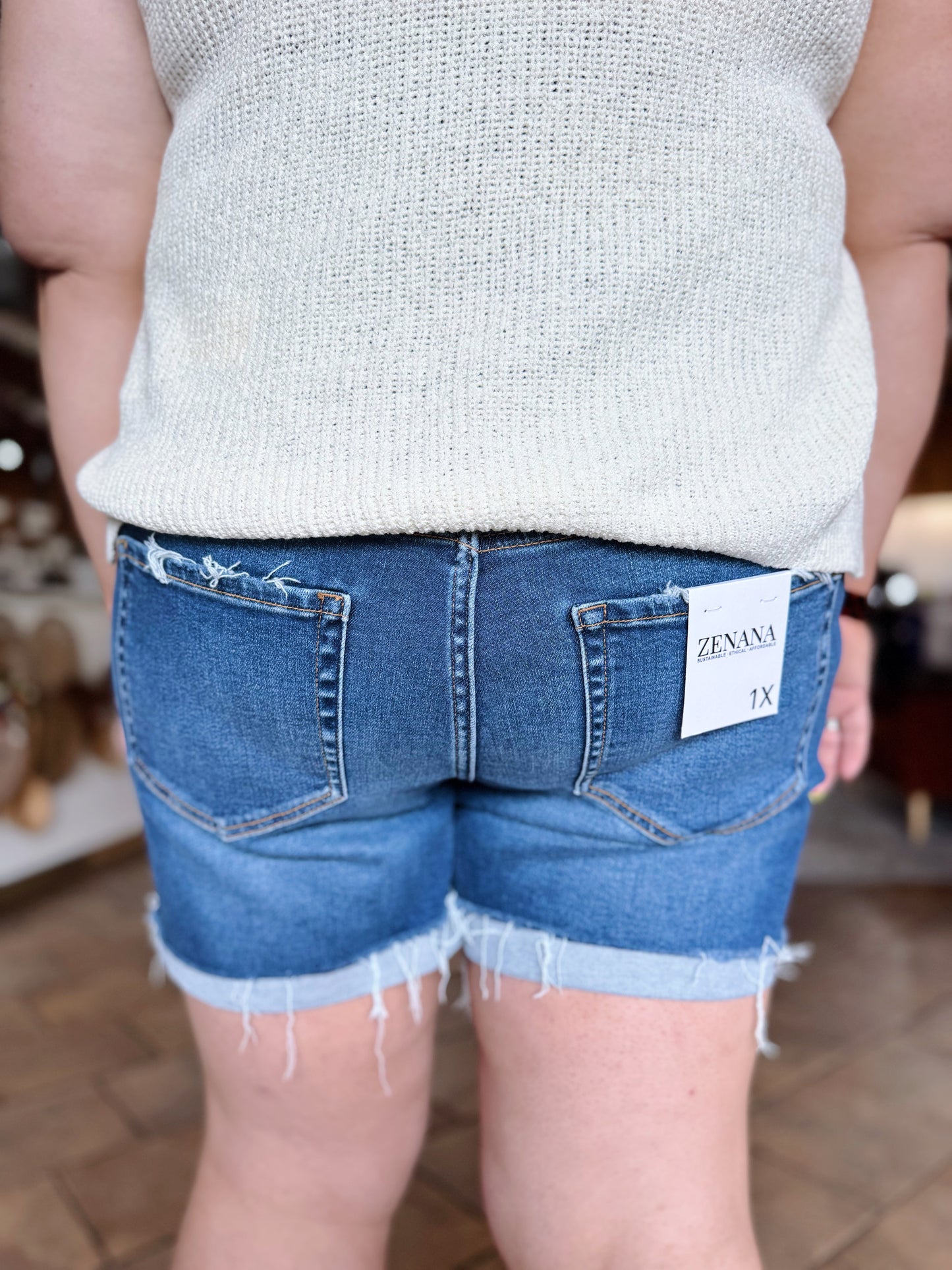 Curvy Jana's Cuffed Denim Shorts
