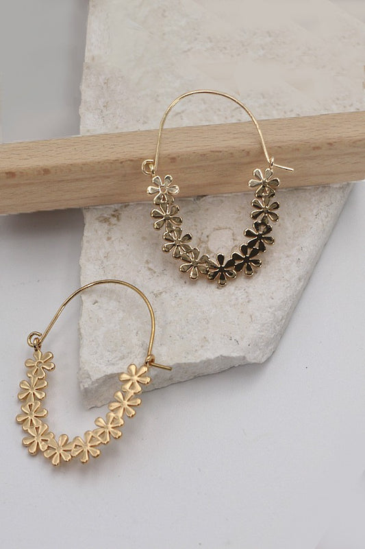 Gold Lightweight Daisy Earrings